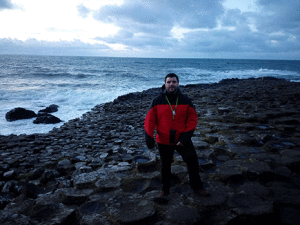 Aitor en la playa de Rosses Point de Sligo.