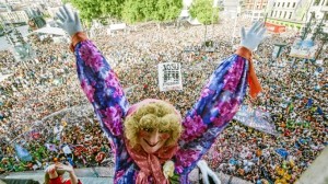 Cientos de personas, niños y adultos disfrutarán del desfile de gigantes y cabezudos que recorrerá las diversas calles de Bilbao. 