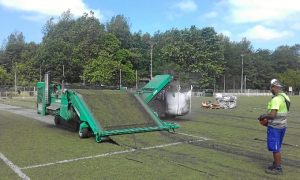 Obras en el campo de fútbol de Larrea.