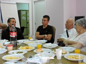 Los integrantes prepararán platos típicos, recibirán formación sobre el país de origen y la cultura del colectivo inmigrante.